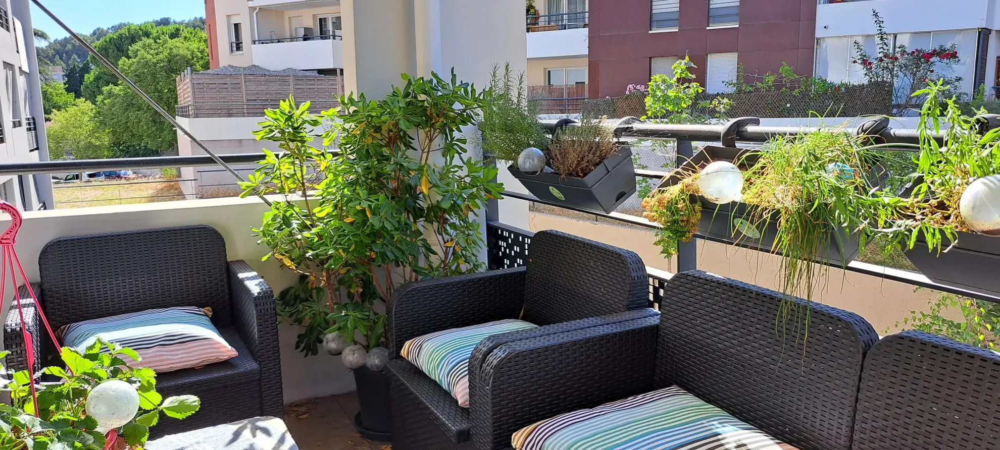 Appartement de type 2 avec terrasse et garage à Gardanne 