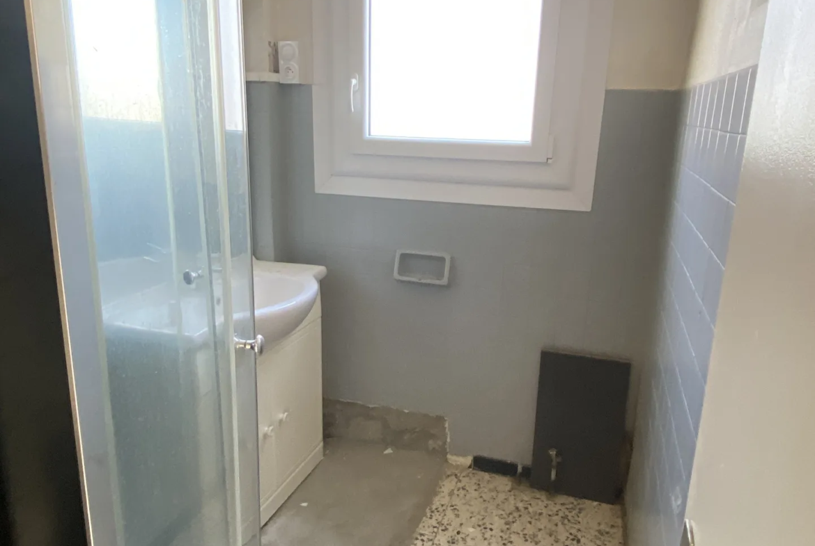 Immeuble à Vendre à Perpignan - 3 Appartements pour Investissement 