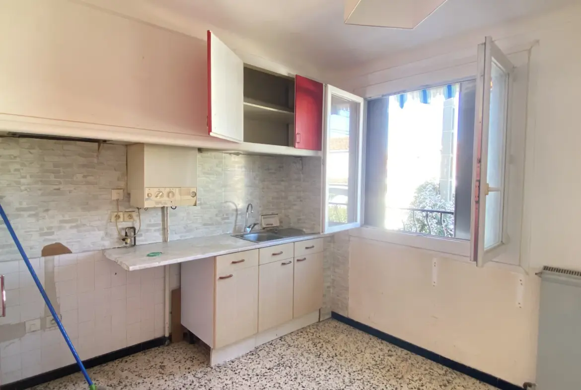 Immeuble à Vendre à Perpignan - 3 Appartements pour Investissement 