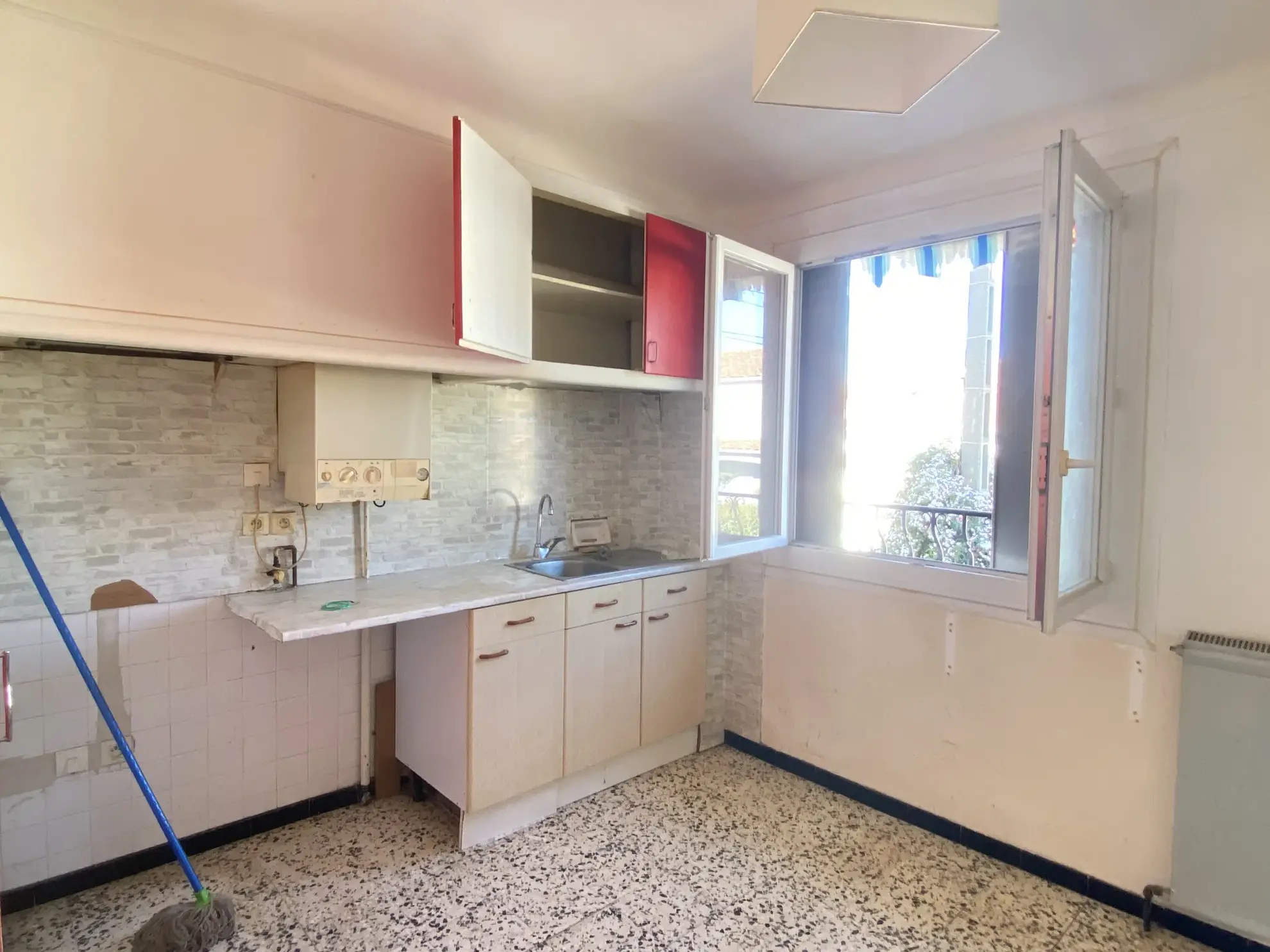 Immeuble à Vendre à Perpignan - 3 Appartements pour Investissement 