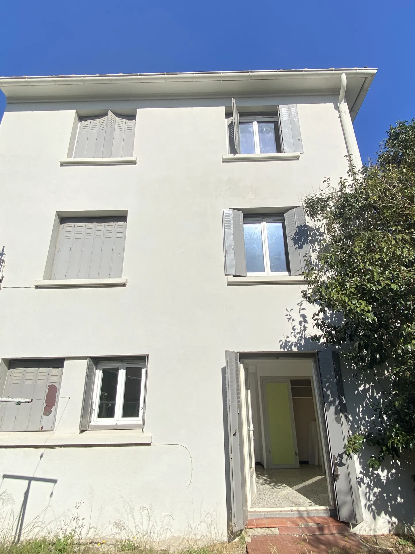 Immeuble à Vendre à Perpignan - 3 Appartements pour Investissement 