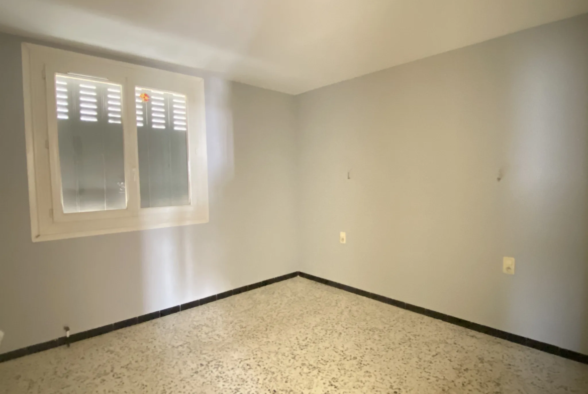 Immeuble à Vendre à Perpignan - 3 Appartements pour Investissement 