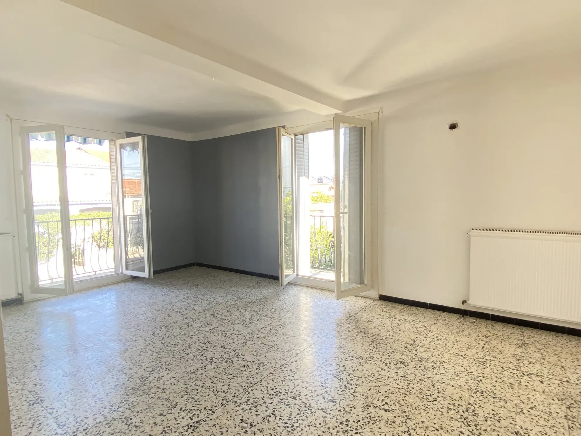 Immeuble à Vendre à Perpignan - 3 Appartements pour Investissement 