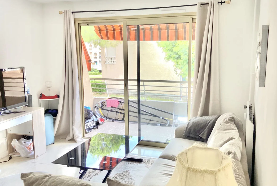 Appartement T2 de 47m2 avec grande terrasse à Cannet 