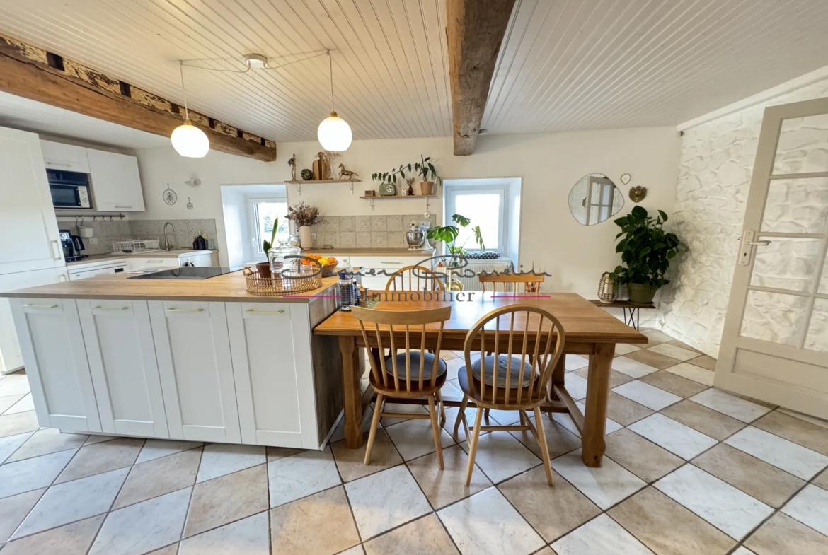 Maison en pierre à vendre à Amplepuis - 135 m² 