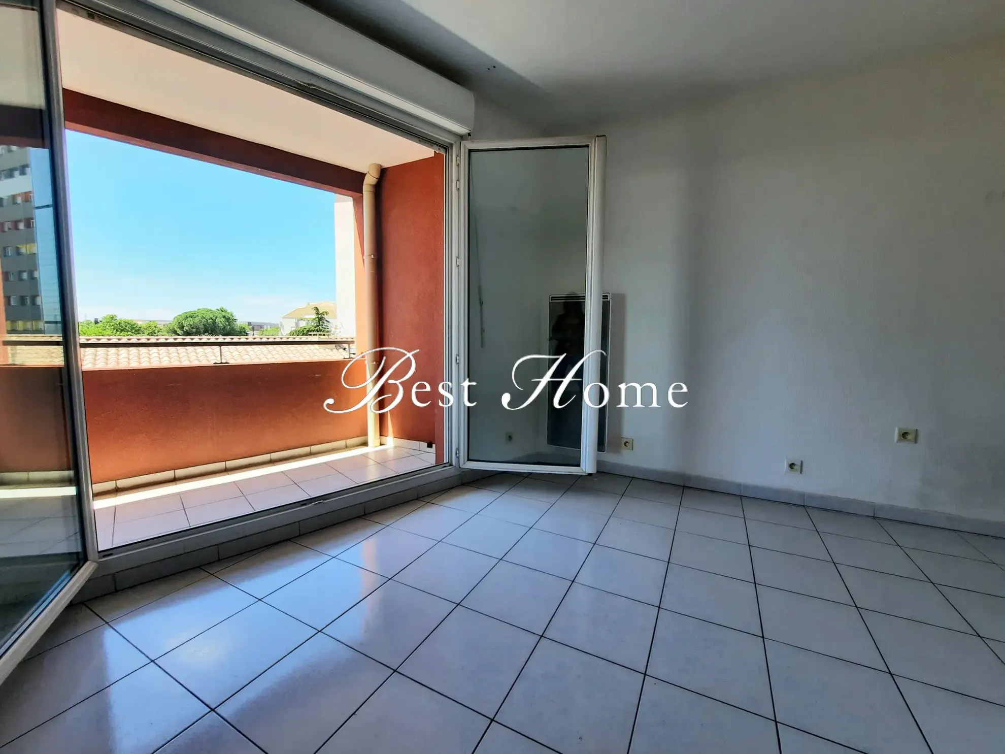 Appartement P2 en vente à Nîmes Centre avec terrasse et parking 