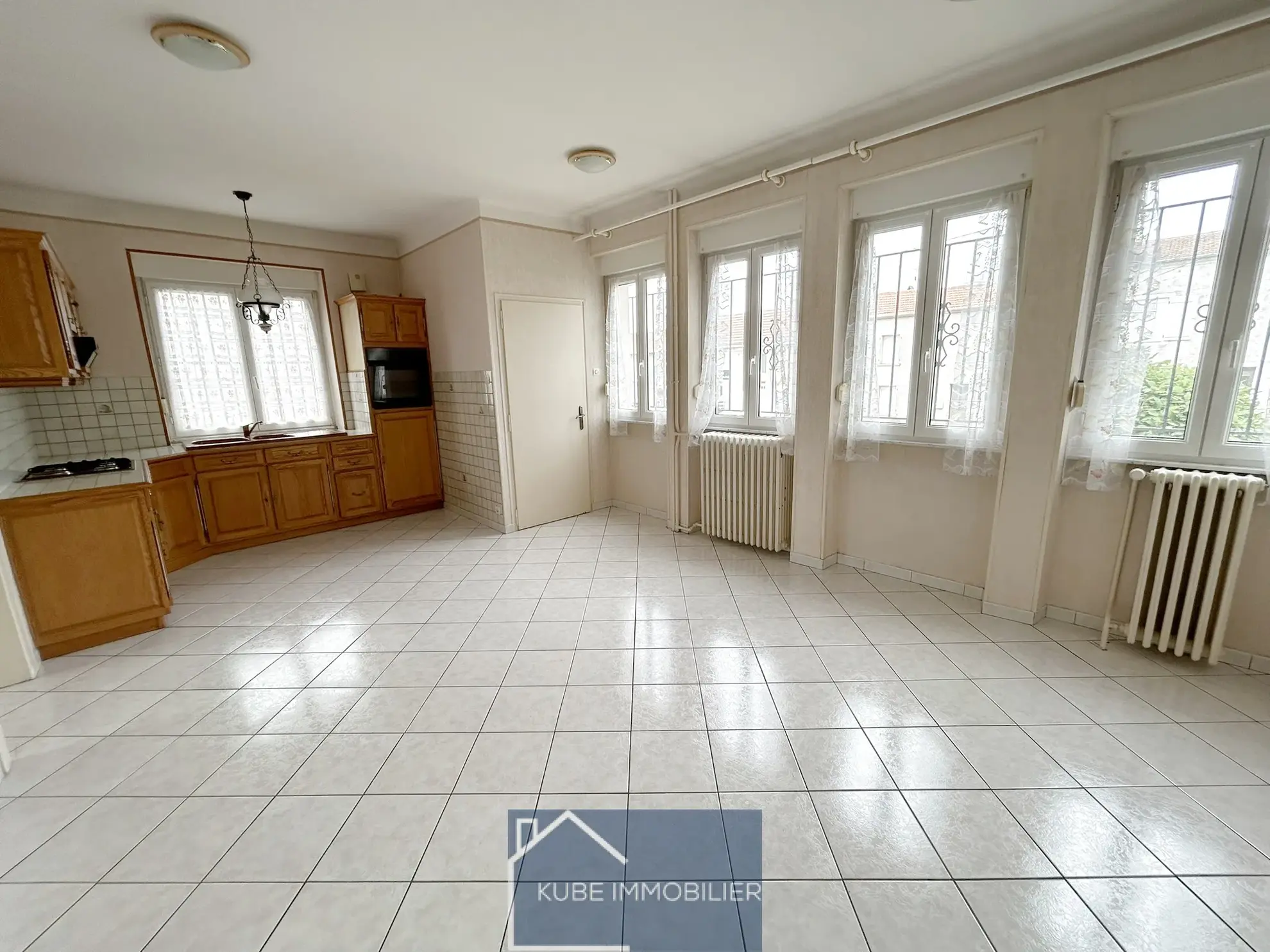 Maison à vendre à Delme - 6 pièces 145 m² 