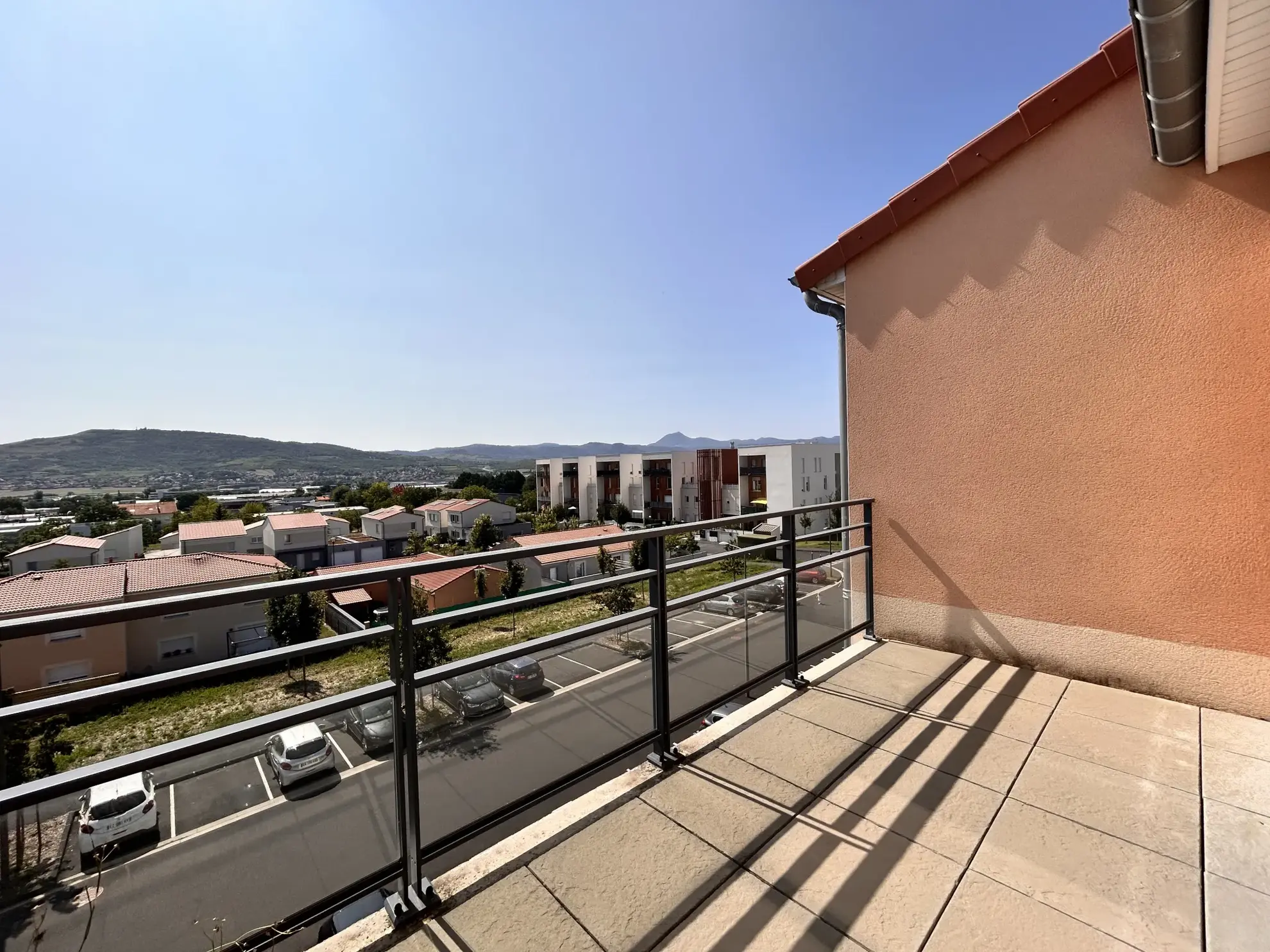 Appartement lumineux 3 pièces avec garage à Cournon d'Auvergne 