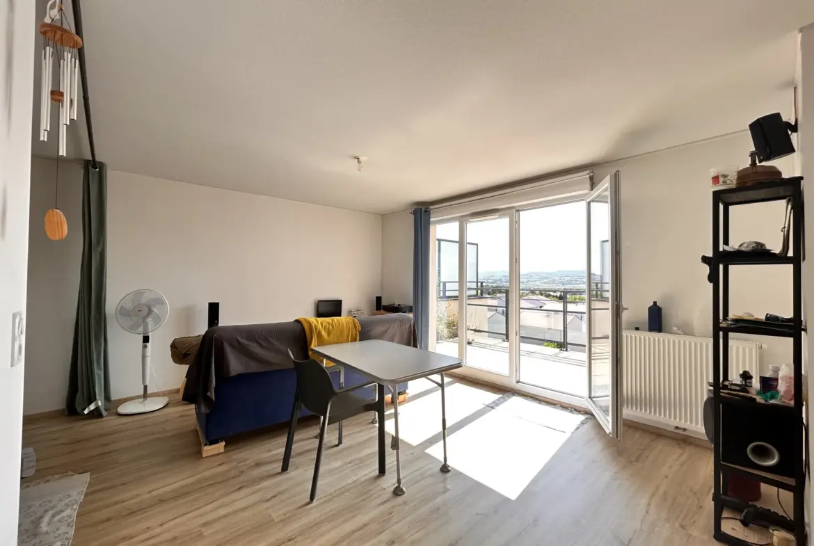 Appartement lumineux 3 pièces avec garage à Cournon d'Auvergne 