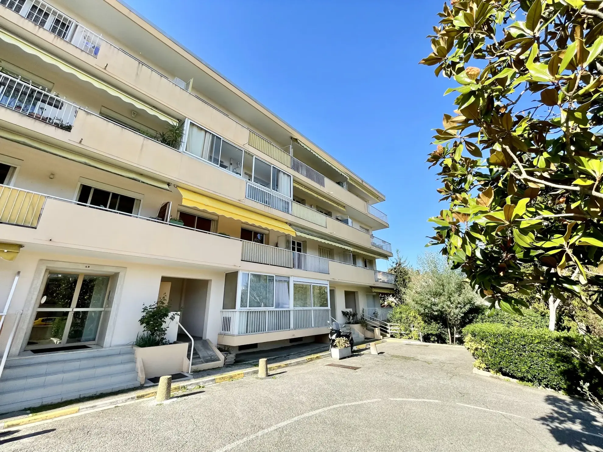 À vendre : Appartement 2 pièces lumineux à Cannes avec parking 