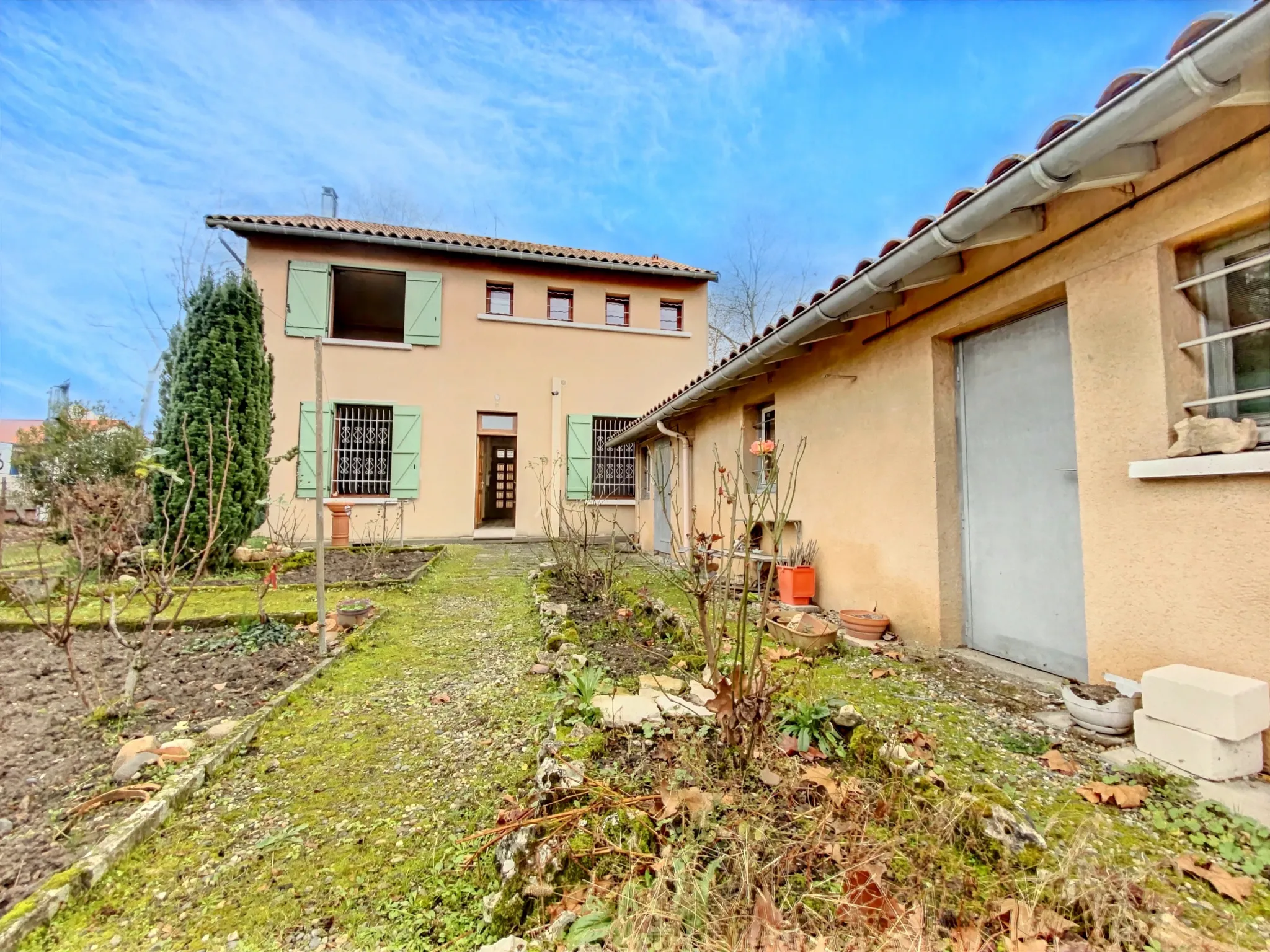 A vendre : Maison des années 30 à Montauban avec jardin et garage 