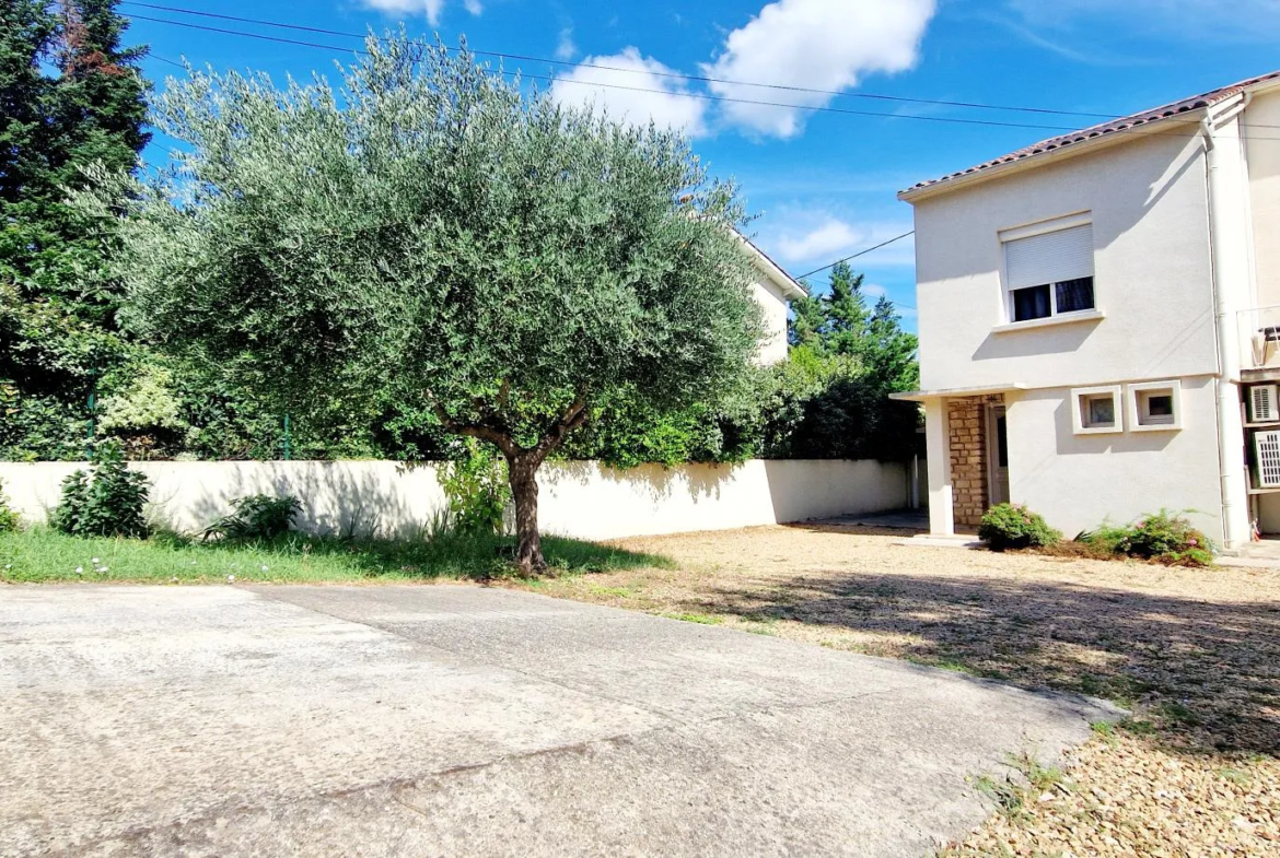 Maison rénovée 5 chambres à vendre à Bagnols-sur-Cèze 