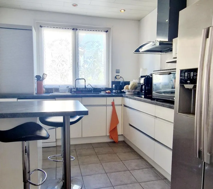 Maison rénovée 5 chambres à vendre à Bagnols-sur-Cèze 