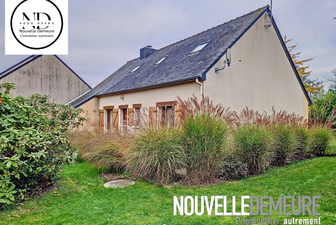 Maison 4 Chambres à Vendre à Roz-Landrieux - 869 m² de Terrain 