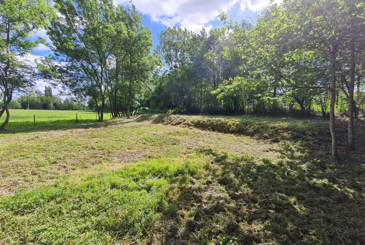 À vendre : Terrain de loisirs au bord du Lay à Moutiers sur le Lay 