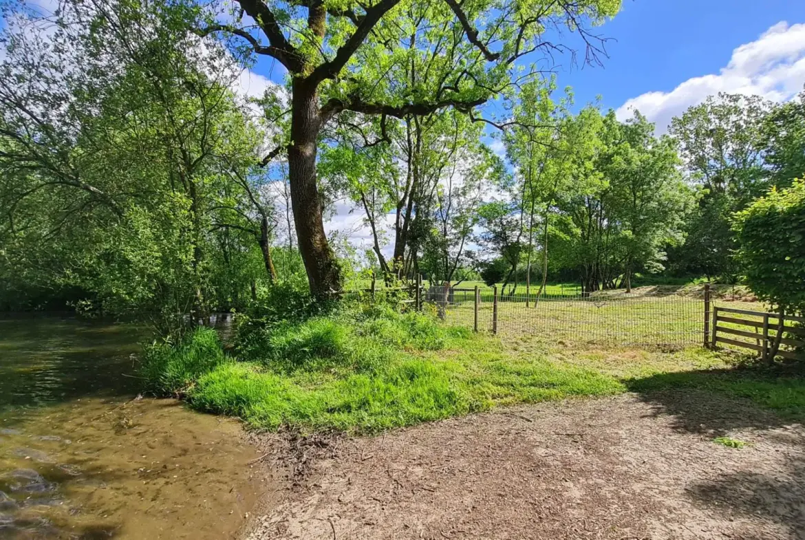 À vendre : Terrain de loisirs au bord du Lay à Moutiers sur le Lay 