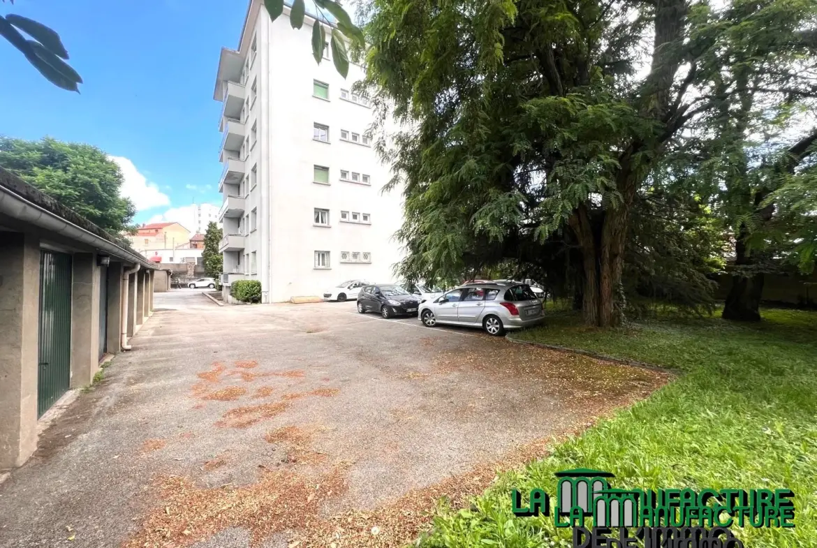 À vendre : Appartement F5 à Saint-Étienne avec beaucoup de potentiel 