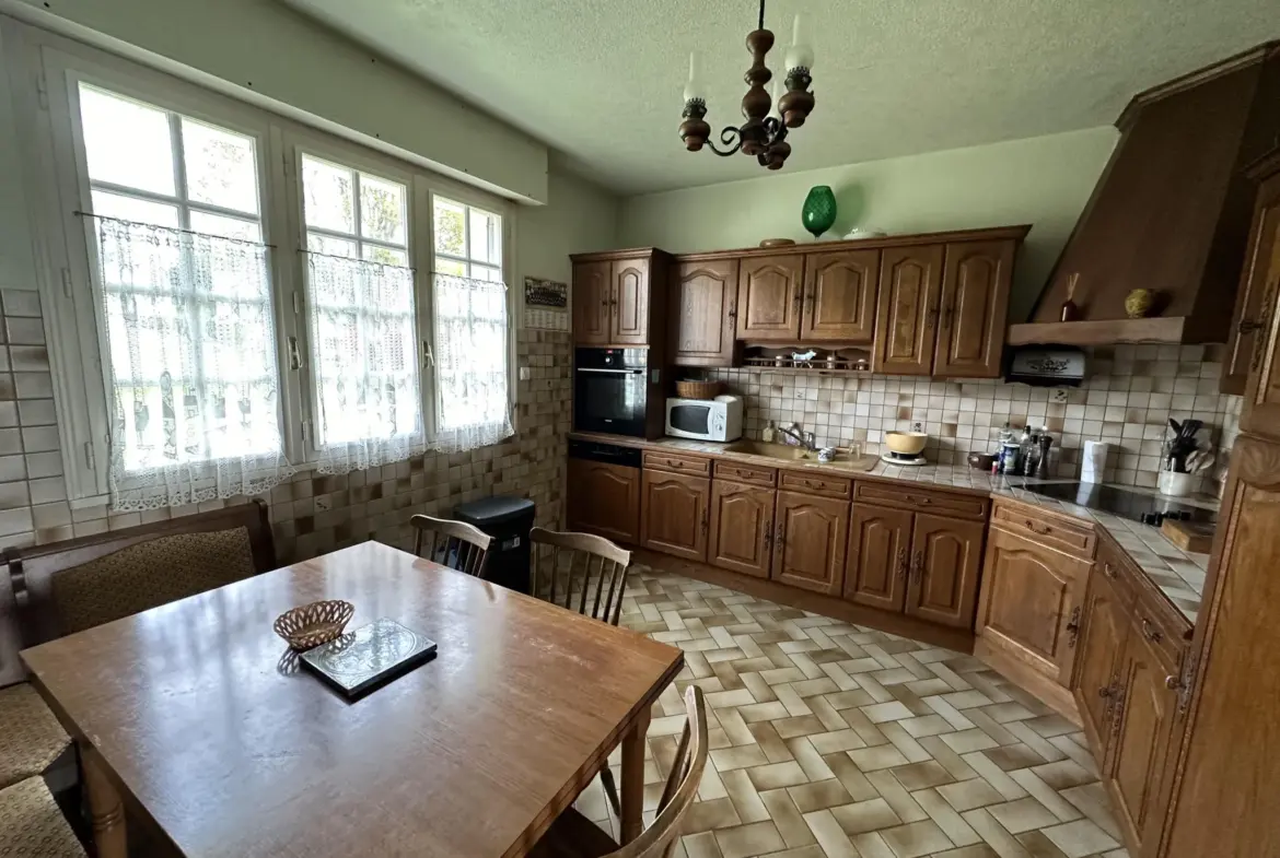 Maison néo-Bretonne à vendre près du centre-ville de Baud 