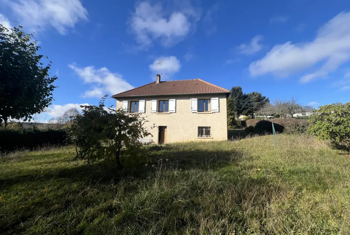 Charmante maison à vendre à Seilhac avec jardin de 1475 m² 