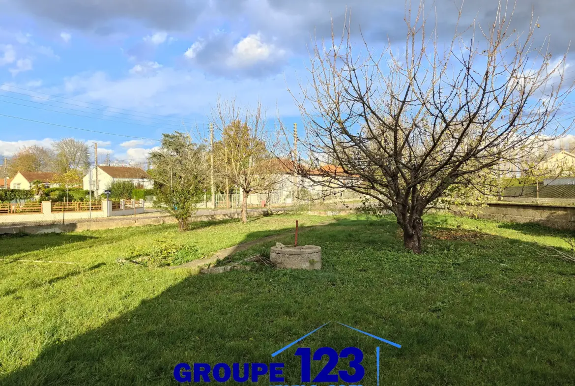 Pavillon lumineux à Migennes avec sous-sol et jardin, prêt à vivre ! 