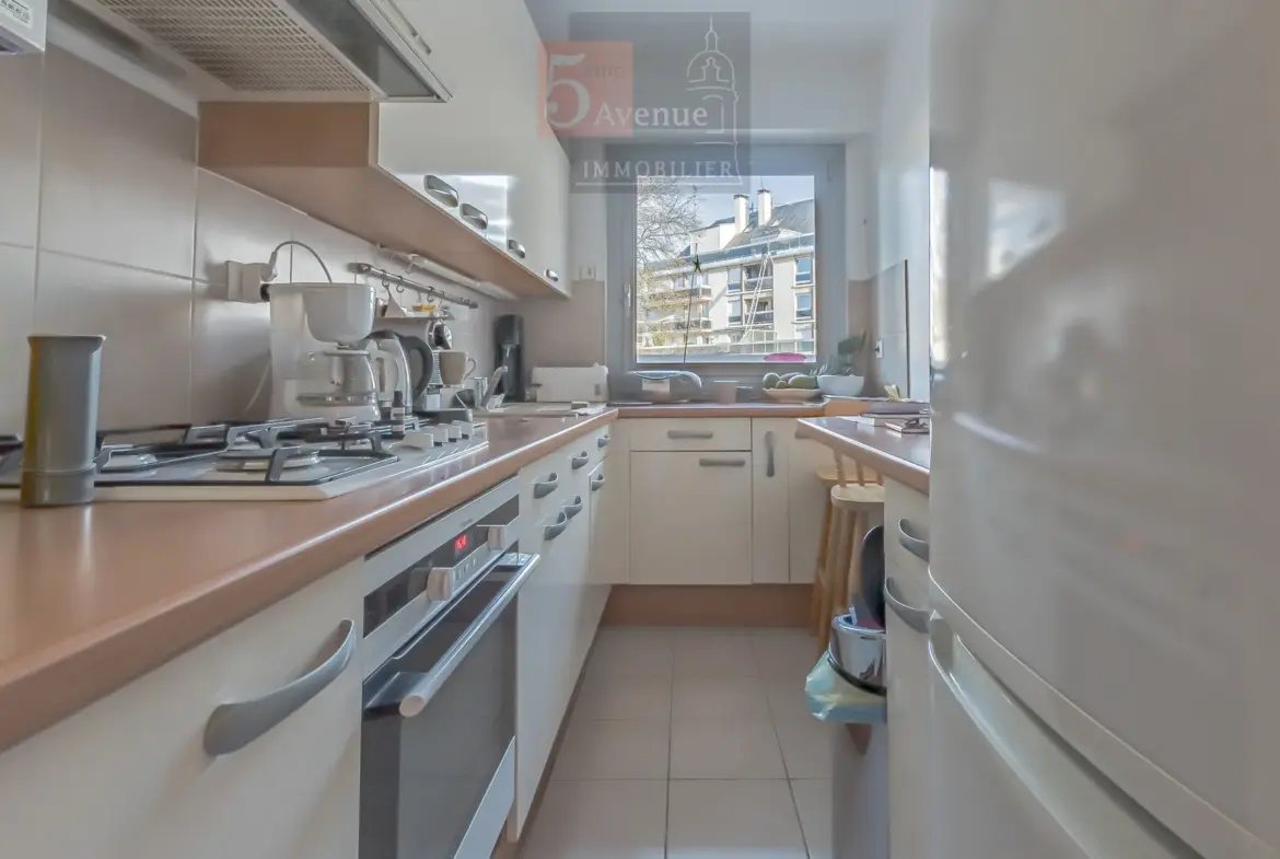 Appartement de 76 m² avec parking et balcon à vendre à Chantilly 