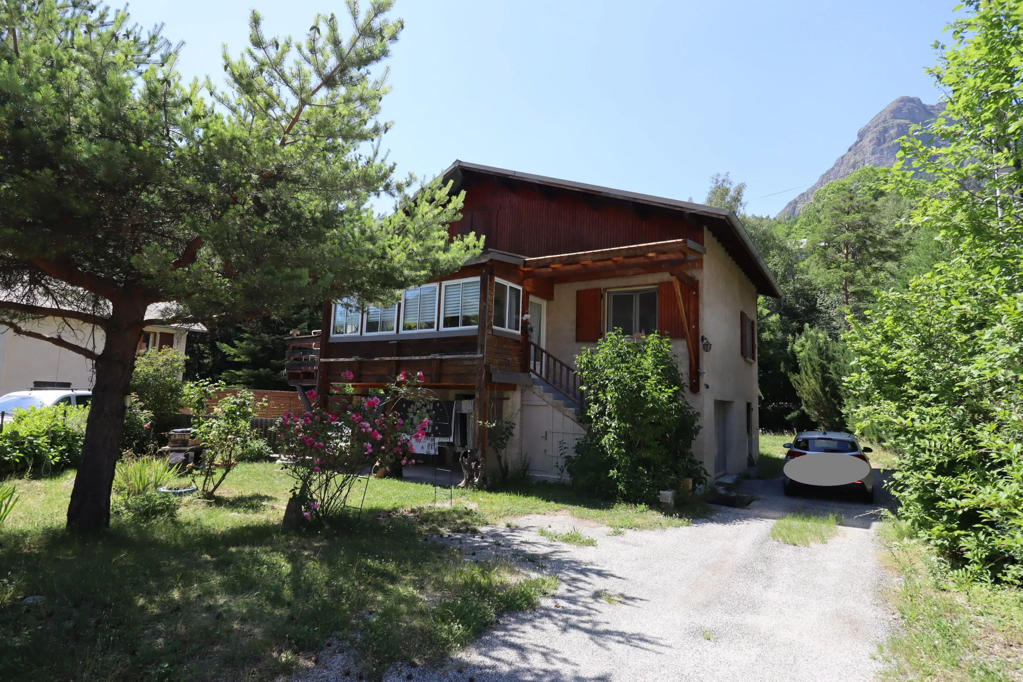 Maison lumineuse avec 3 chambres et belle terrasse à Colmars 