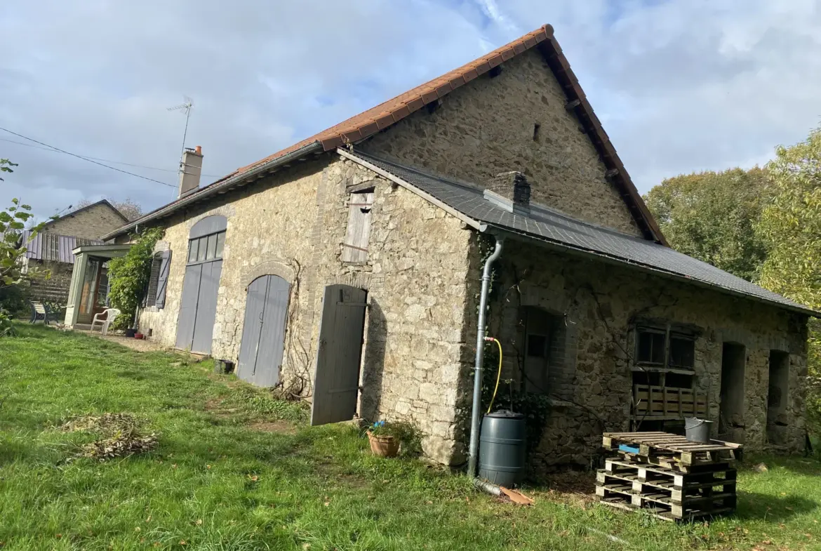 Longère en Pierre Rénovée avec Jardin à La Porcherie - 2 Chambres 