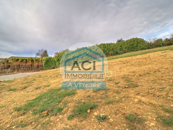 Terrain de 629 m² avec Projet de Construction à Estrablin