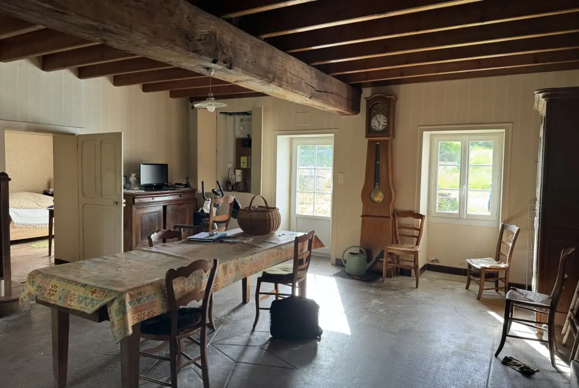 Maison en pierres à rénover à Sainte Hermine - Charme de l'ancien 