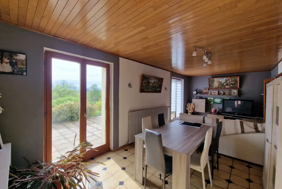 À vendre : Maison individuelle à Chavannes sur l'Étang avec dépendance 