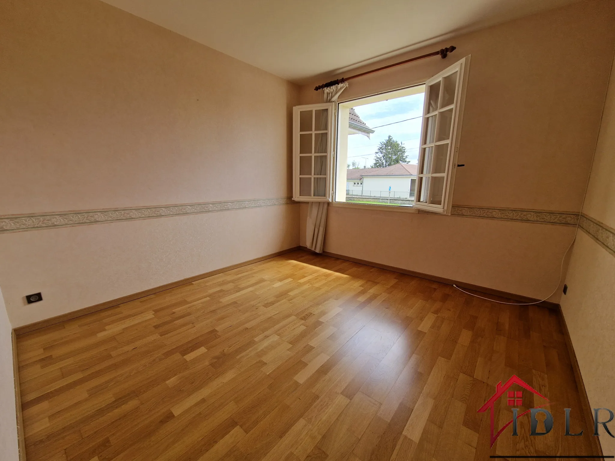 Appartement avec balcon et vue sur la Saône à Gray 