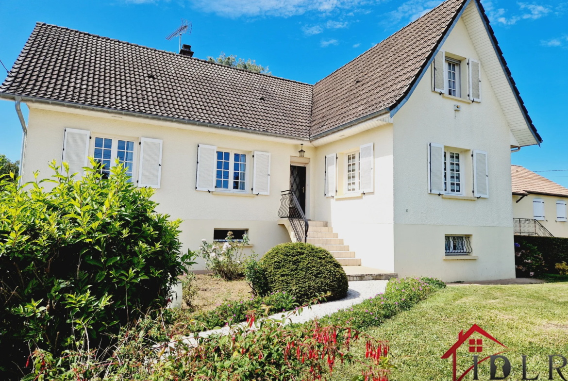 Appartement avec balcon et vue sur la Saône à Gray 