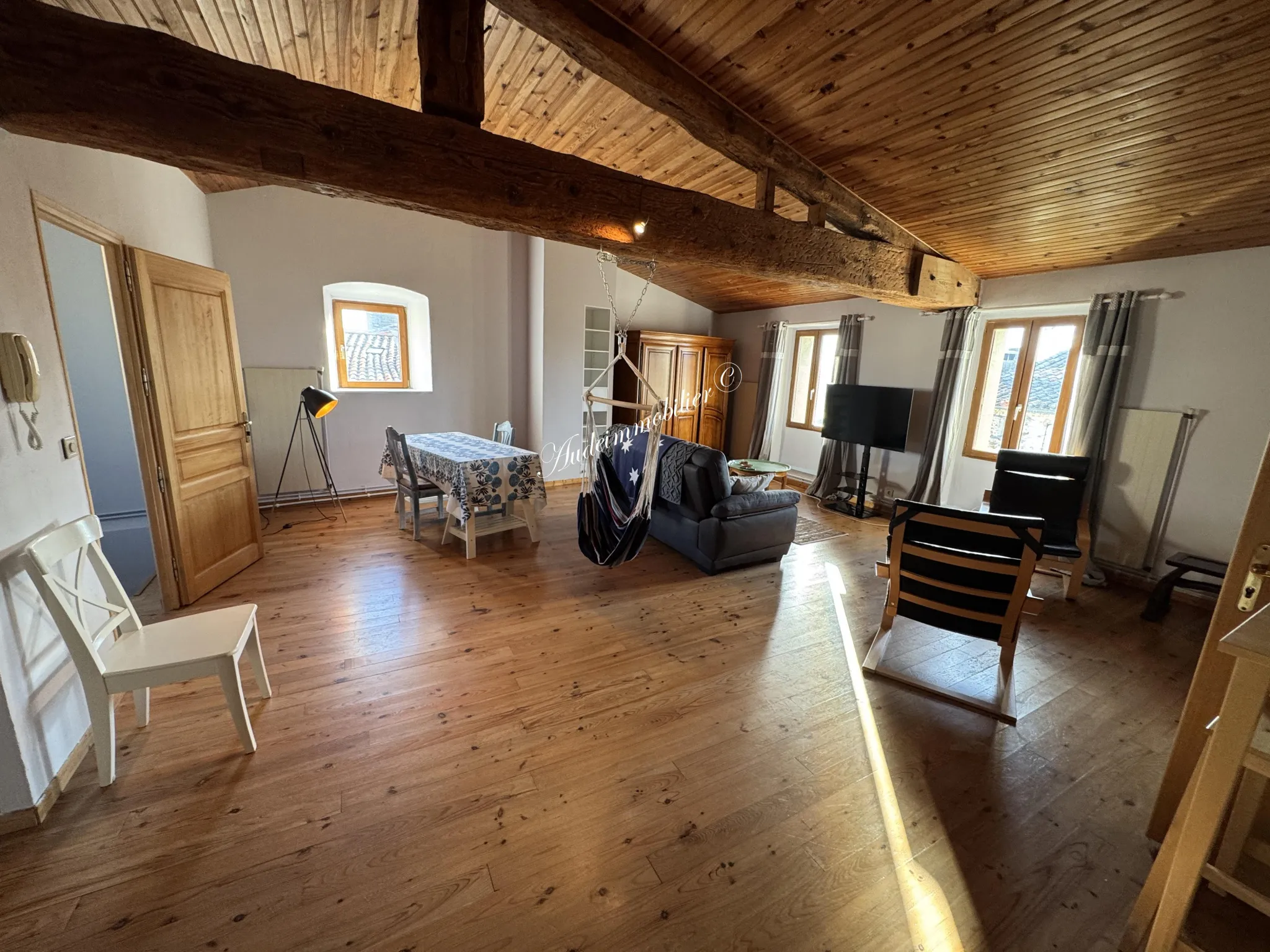 Grande maison en pierres renouvelée à Limoux - ancien château 