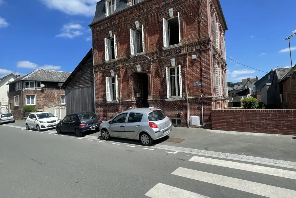 Maison de Maître à vendre au centre de Livarot 