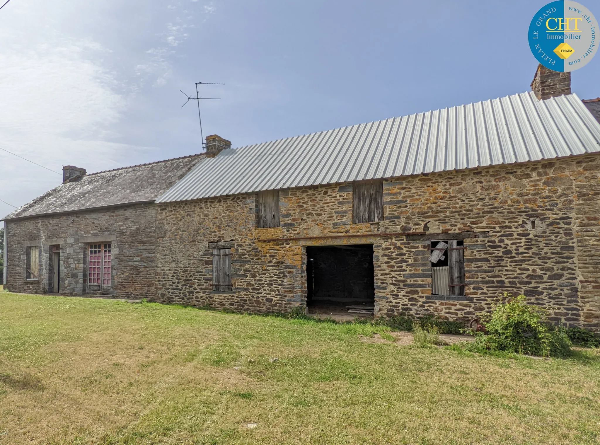 À vendre à Guer : Bâtisse en pierres à rénover avec terrain de 1499 m² 