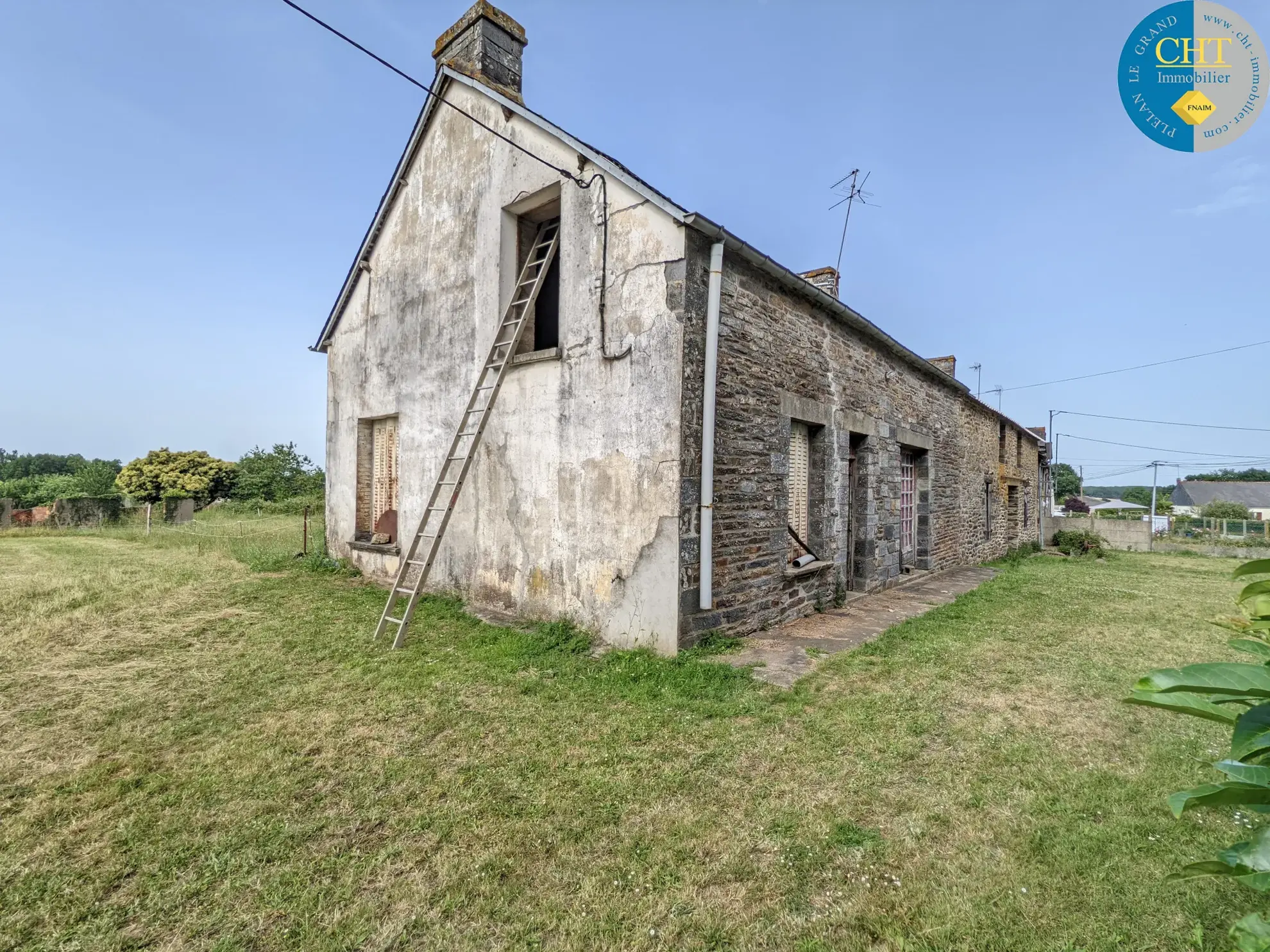 À vendre à Guer : Bâtisse en pierres à rénover avec terrain de 1499 m² 