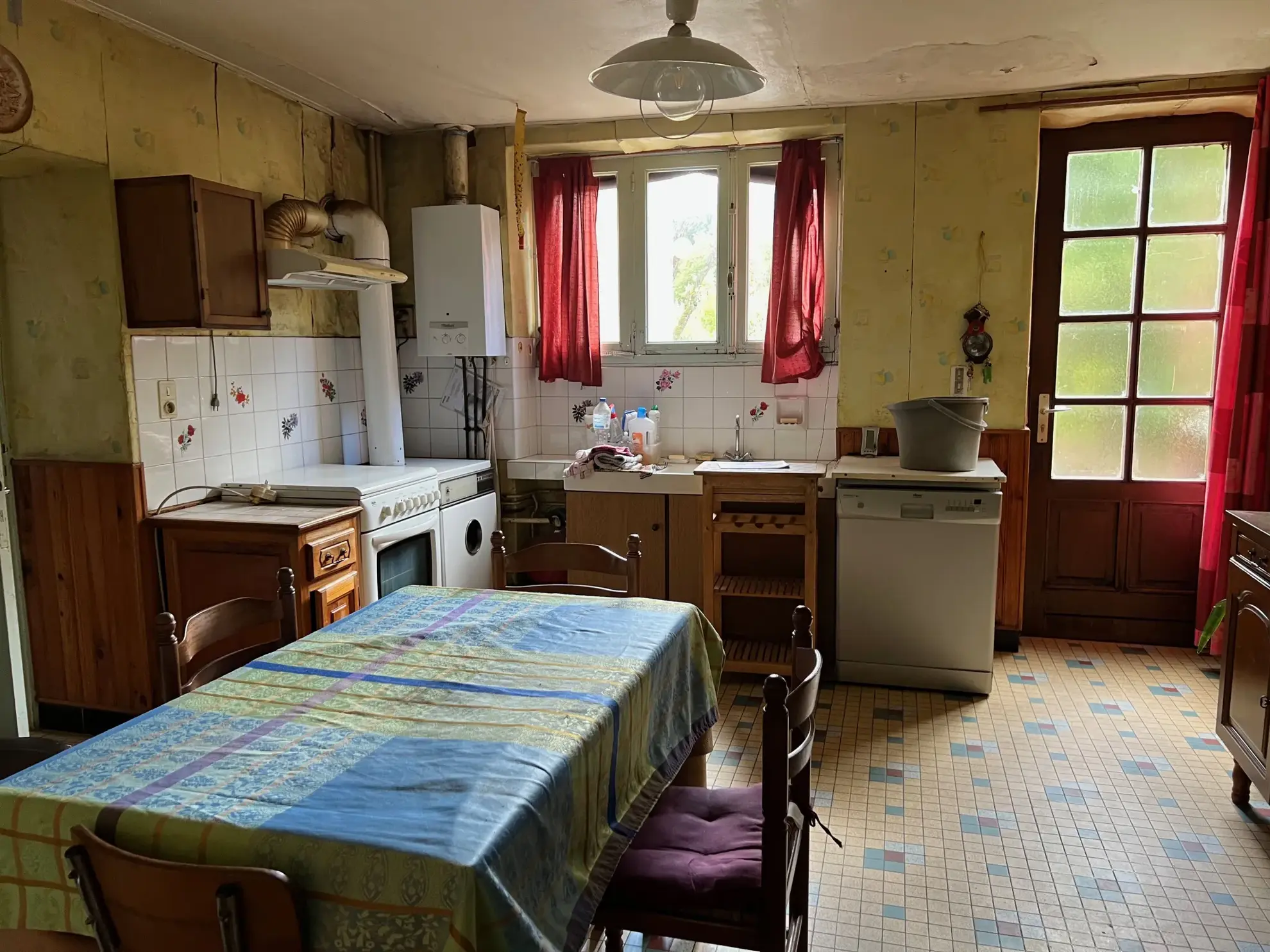 Maison à rénover à 10 minutes de Ste Hermine sur 547 m² 