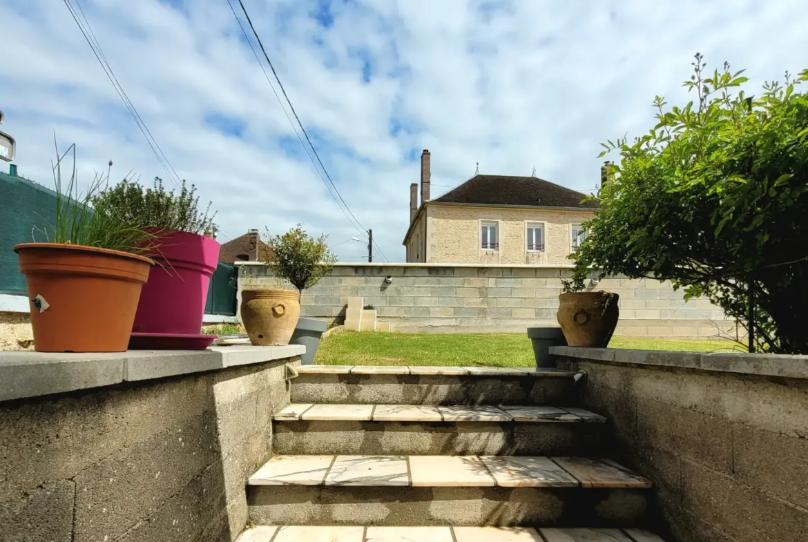 Maison Familiale de 5 Chambres à Puits et Nuisement 