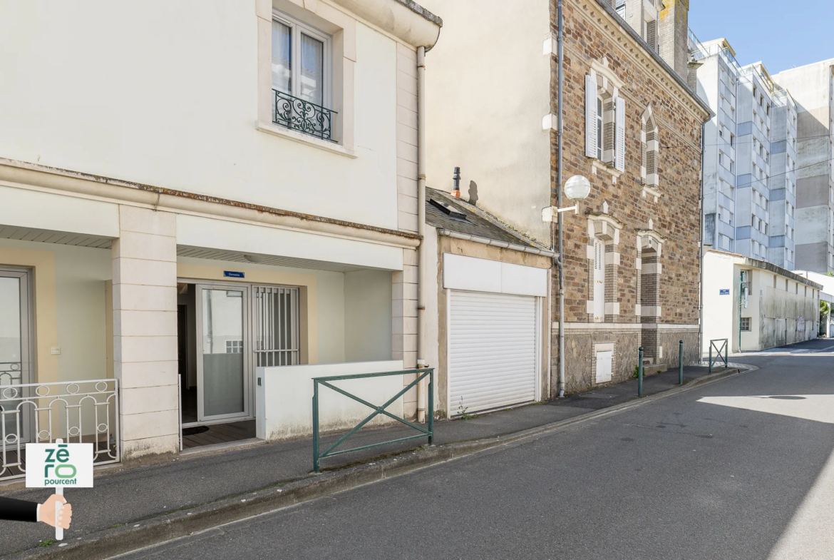 À vendre : Appartement T2 avec terrasse près du remblai des Sables 