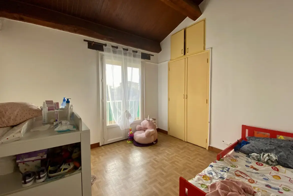 Maison de plain-pied avec 3 logements meublés à Vias 