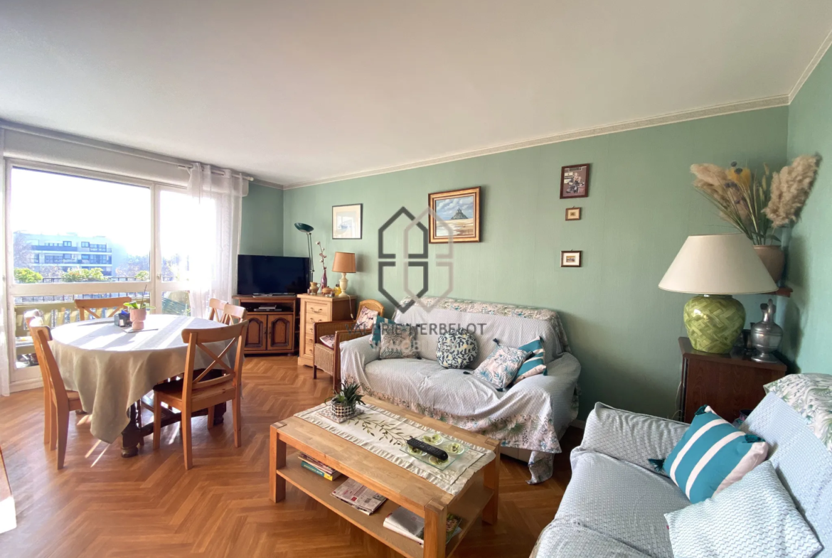 Appartement 3 pièces avec balcon sud et vue dégagée à Chennevières-sur-Marne 