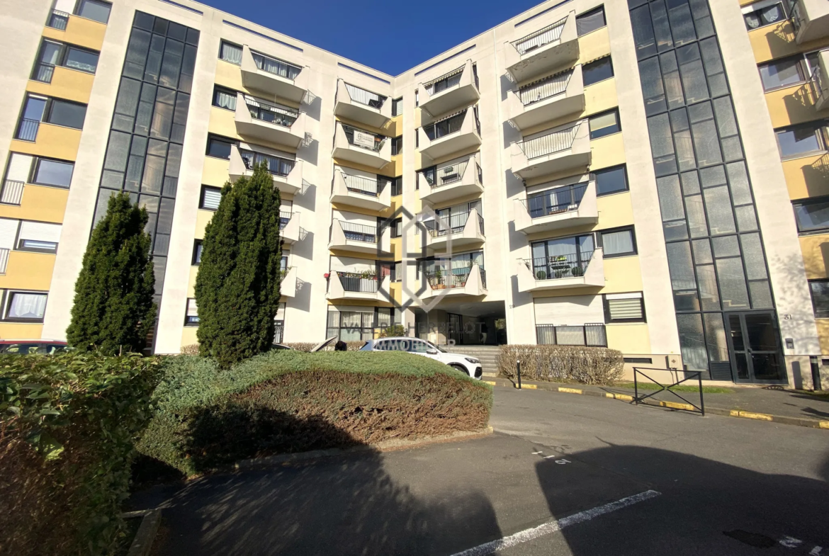 Appartement 3 pièces avec balcon sud et vue dégagée à Chennevières-sur-Marne 