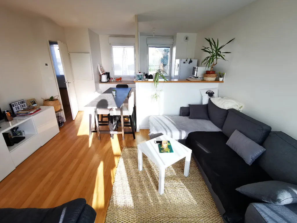 Bel appartement T2 de 43 m² avec balcon et parking à Servon-sur-Vilaine 