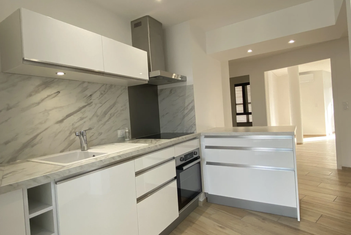 À vendre : Appartement T4 rénové avec vue sur les Quais à Perpignan 