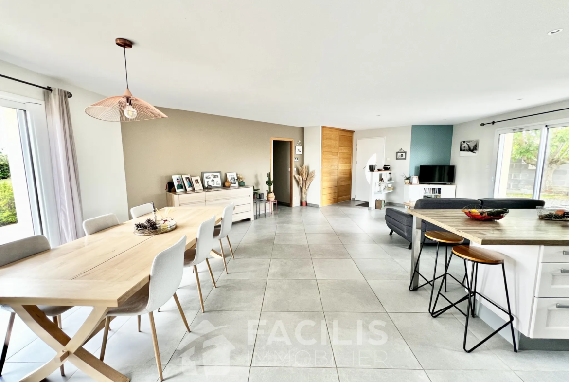 Maison spacieuse à Champigny en Rochereau - 135 m², 4 chambres 