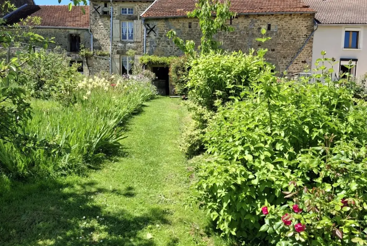 Maison de caractère de 1793 à Soyers - 55 000 € 