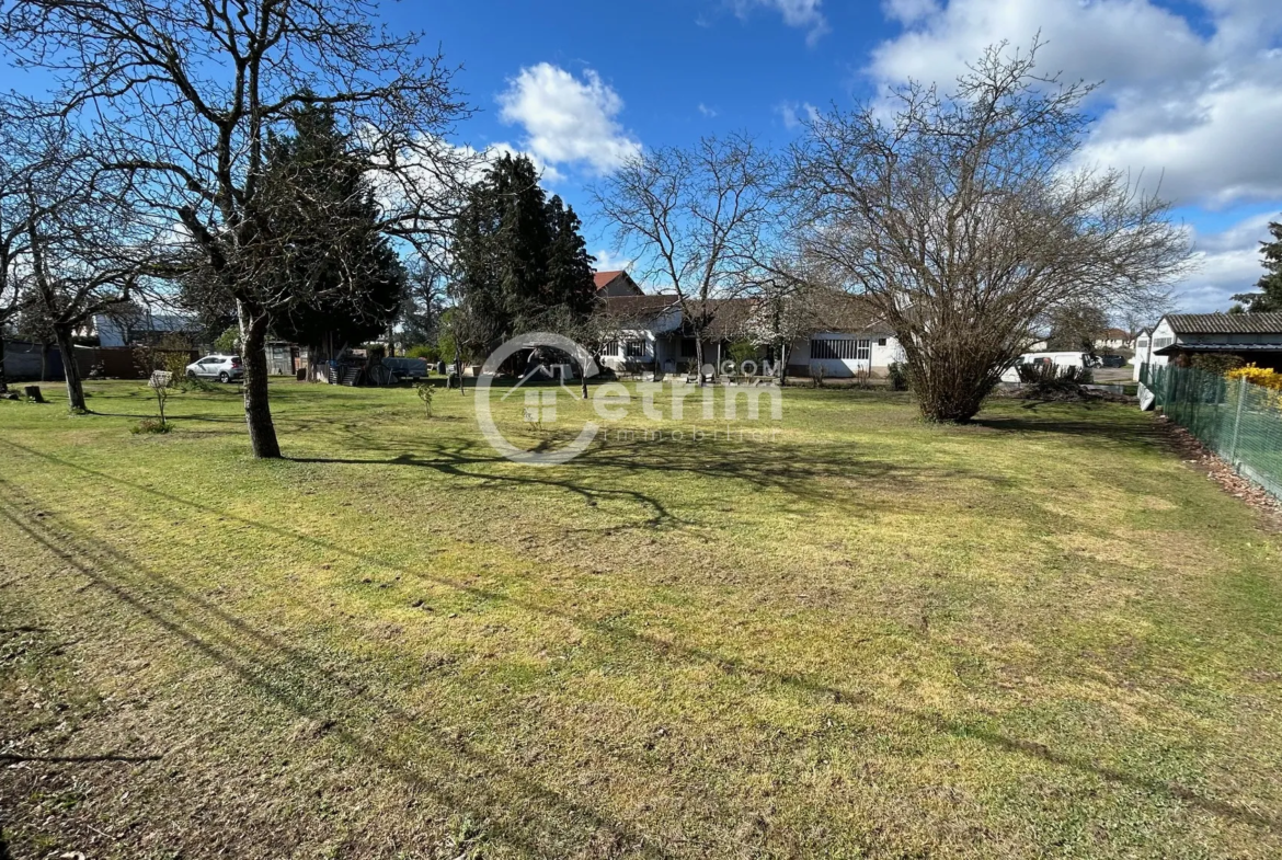 Terrain à bâtir de 1.112 m2 à Lezoux à 113 000 EUR 