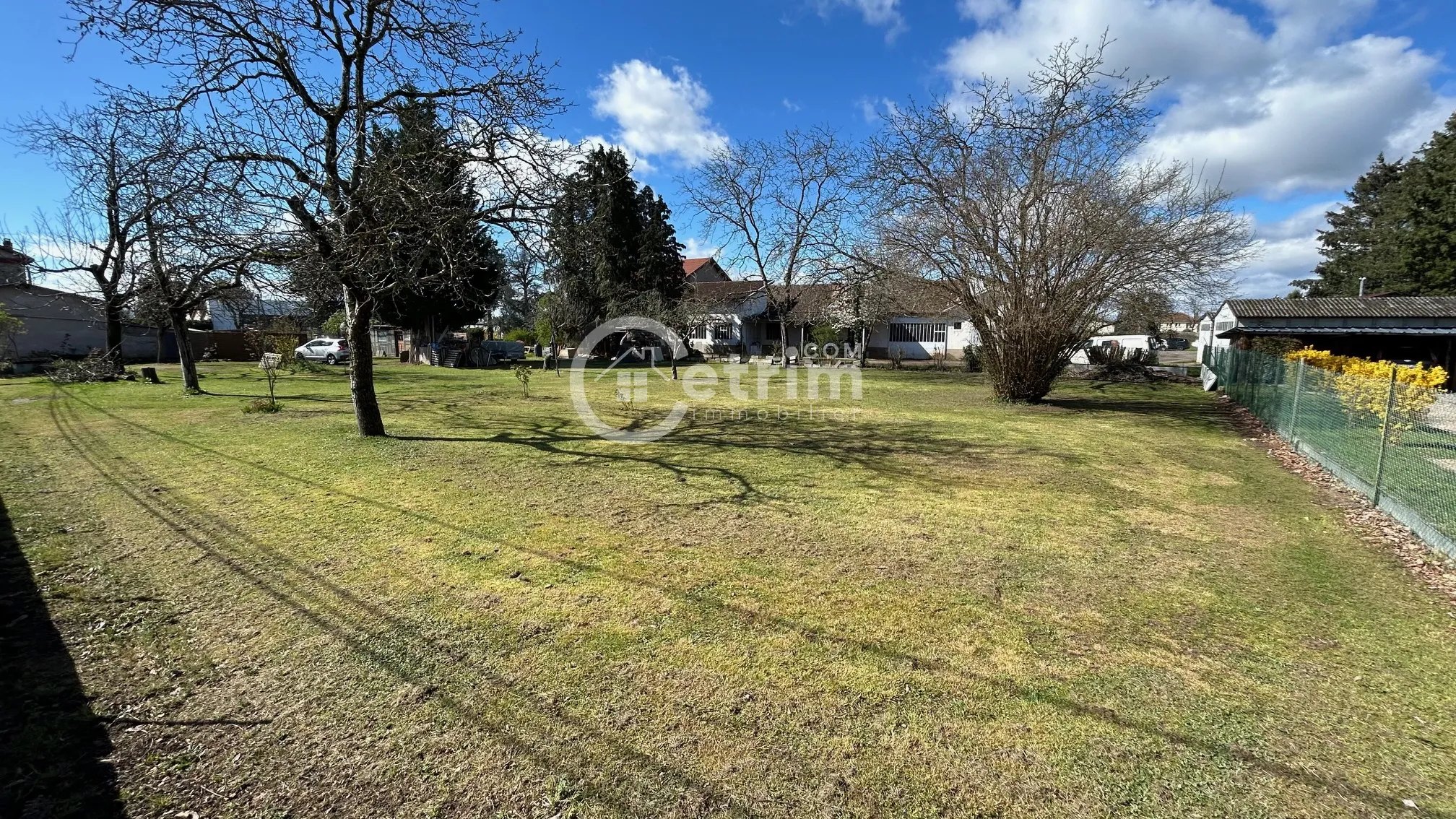 Terrain à bâtir de 1.112 m2 à Lezoux à 113 000 EUR 