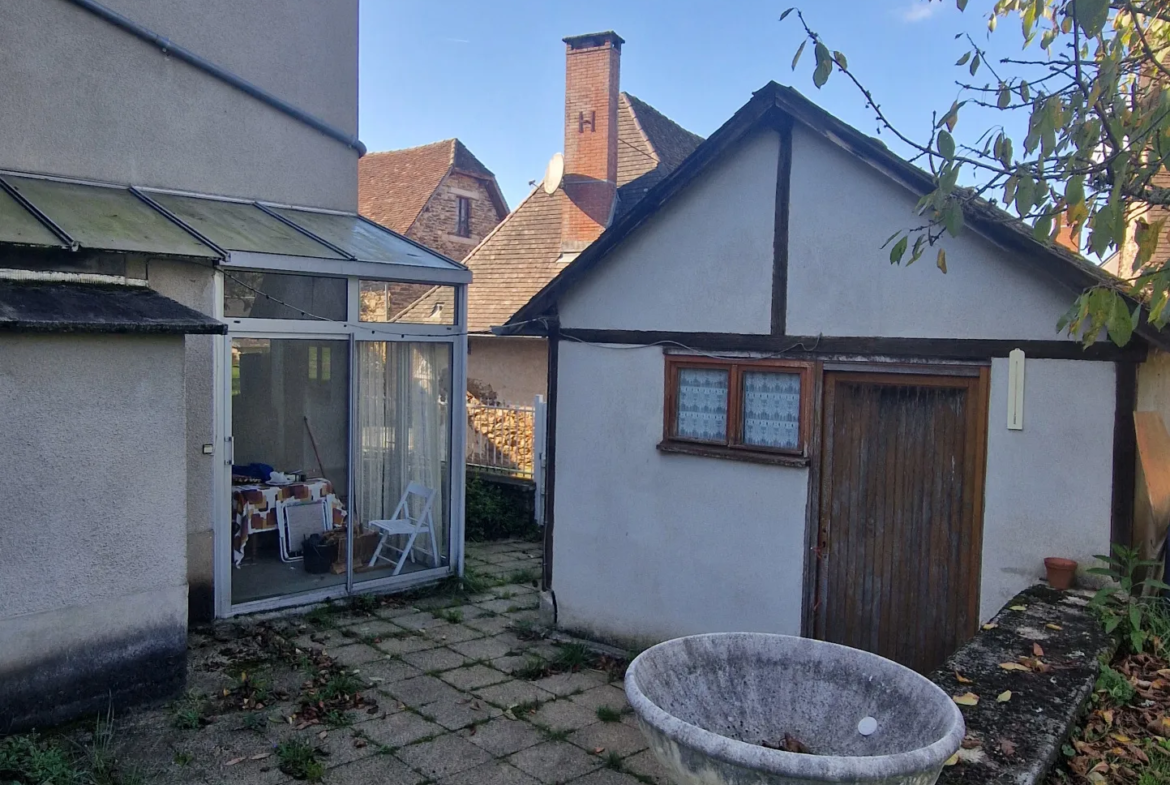 Maison charmante à vendre à Pompadour - 900 m² 