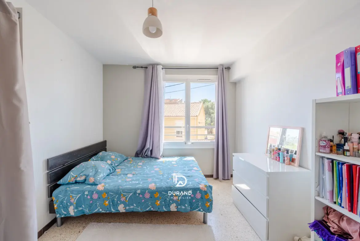 T5 lumineux de 81m² avec balcon et box garage à Le Canet, Marseille 